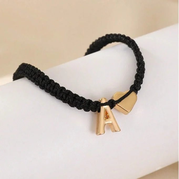 Personligt Graverat Armband med Hjärtdekor och Initialer